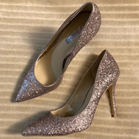 BCBGeneration Treasure High Heels Pointed Toe Shiny Taupe Pump Sz 8.5M (EU 38.5) - Picture 2 of 13